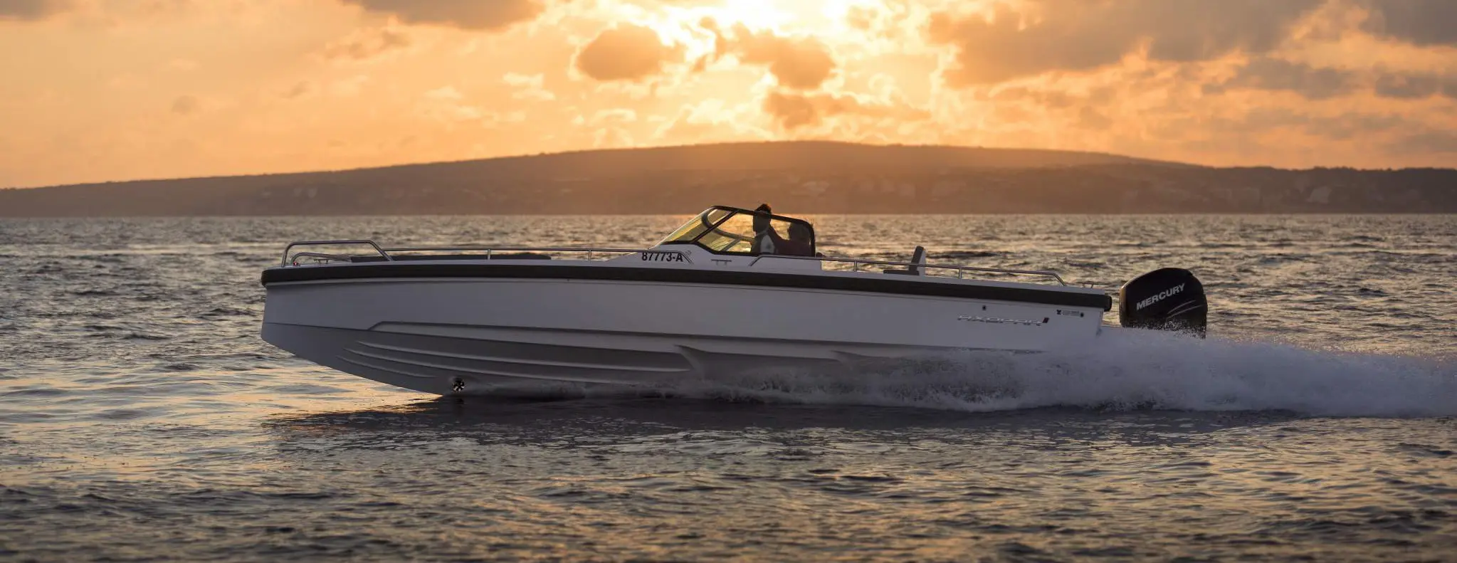 Axopar-28-O-MY2018_R7A0765-1Cropped Axopar 28 Cruiser Open