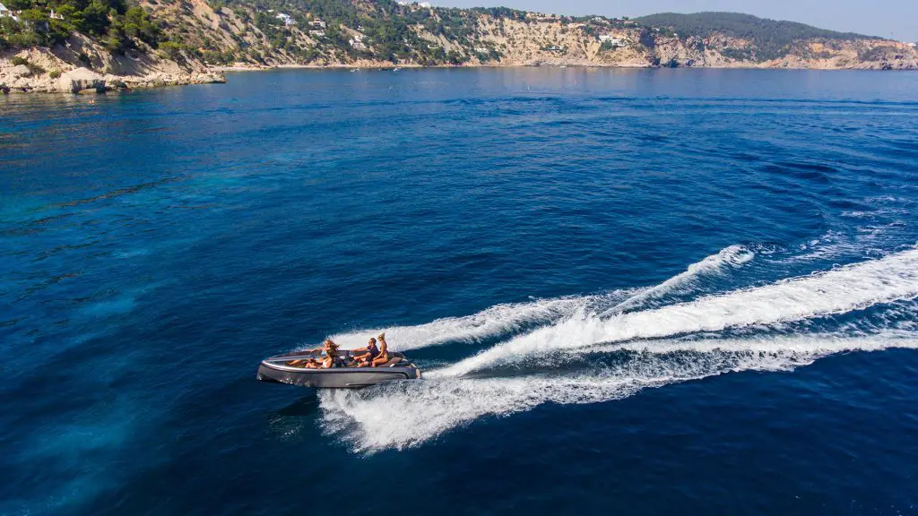 Vanquish, Eyachts Australia and New Zealand