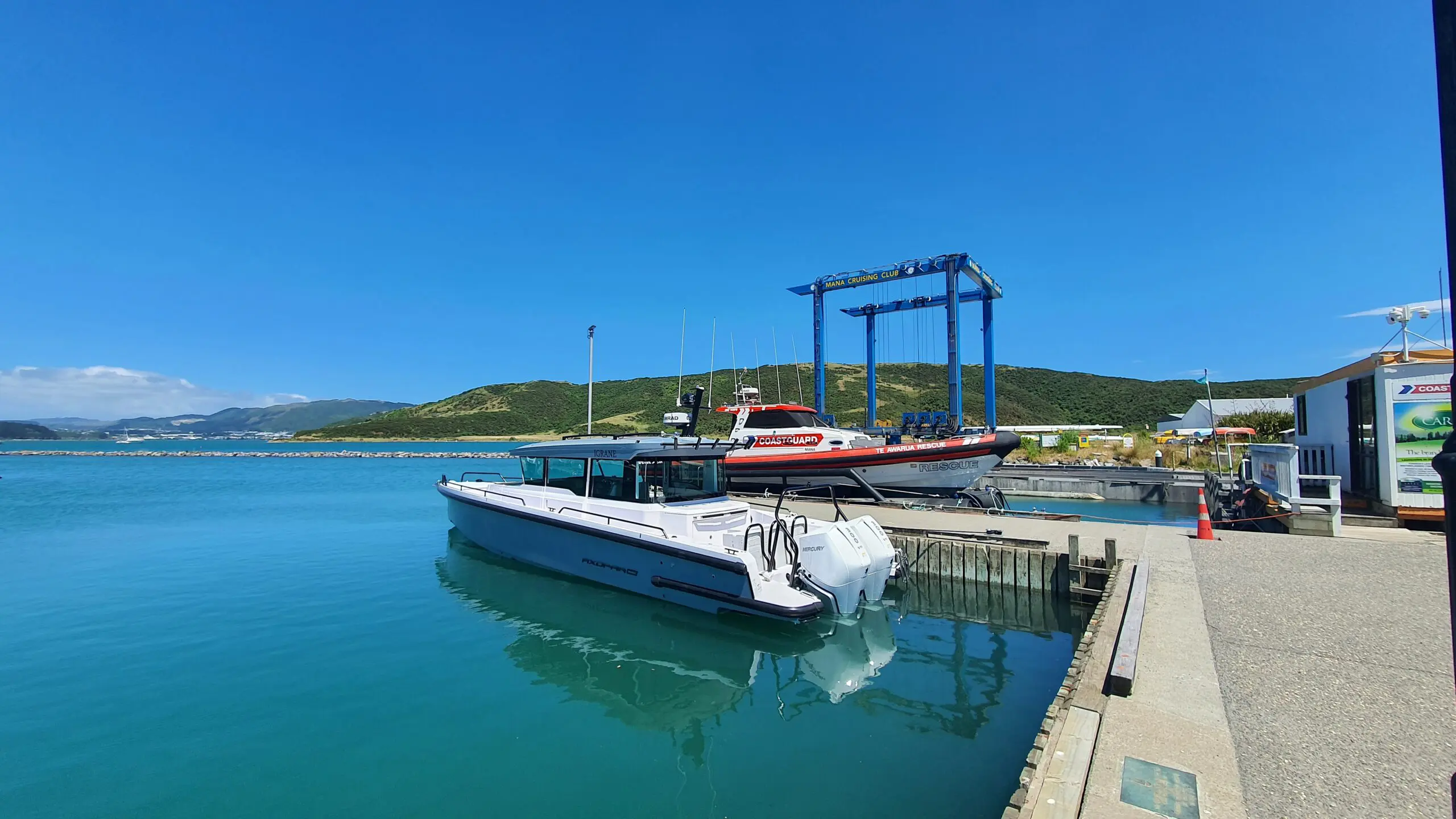 Eyachts New Zealand Adventure: Navigating the Waves with Axopar 37 Cross Cabin