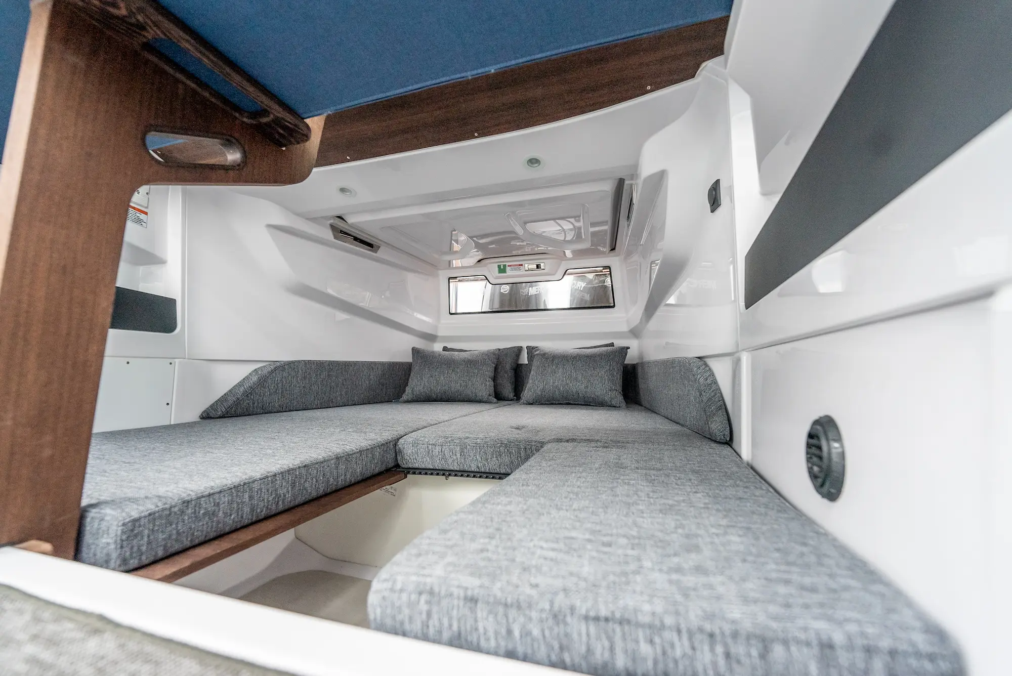 Axopar 29 XC Aft Cabin_DSC00892 RAND 27 Pittwater