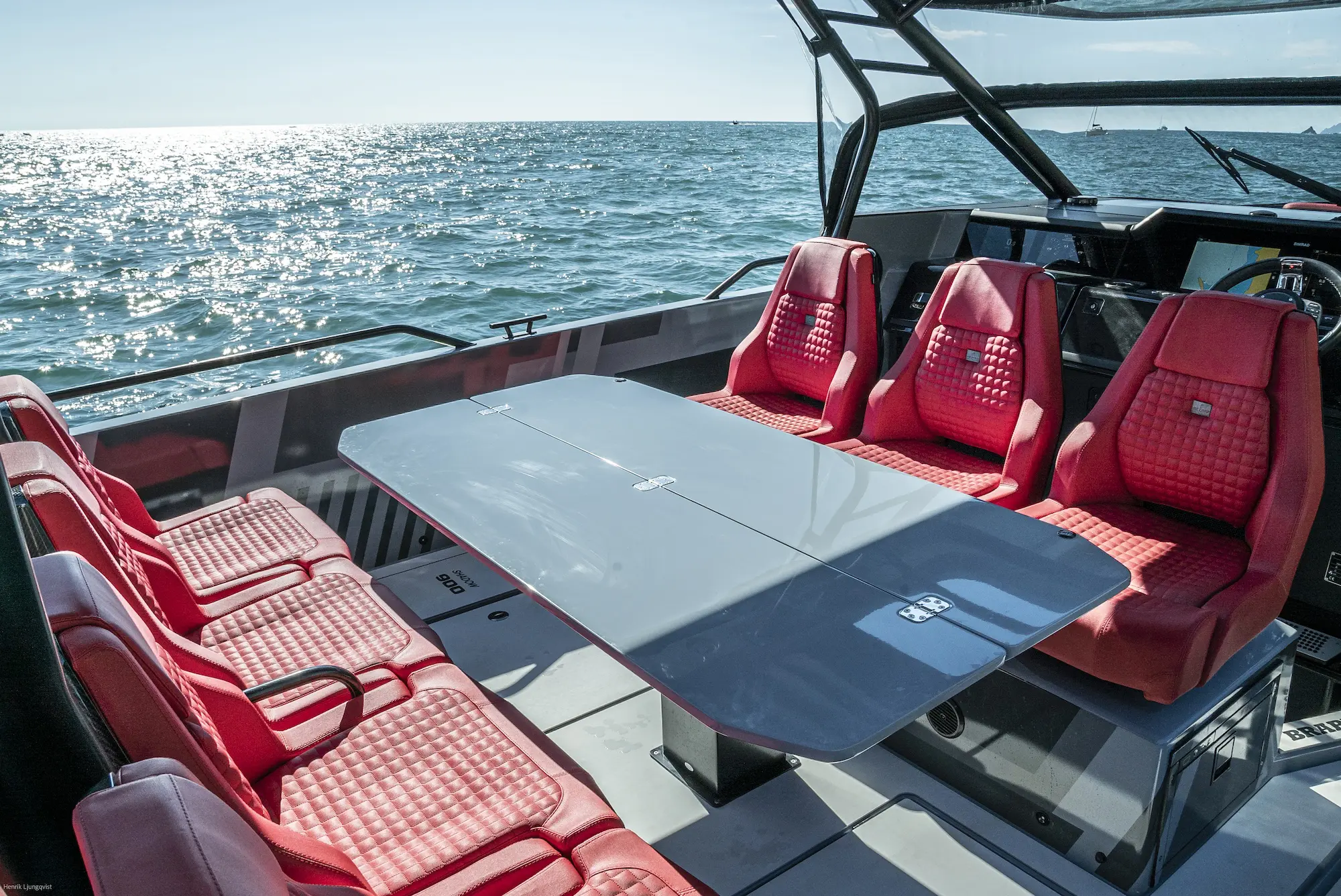 BRABUS Shadow 900 Sun-Top Boat RAND Roamer 29