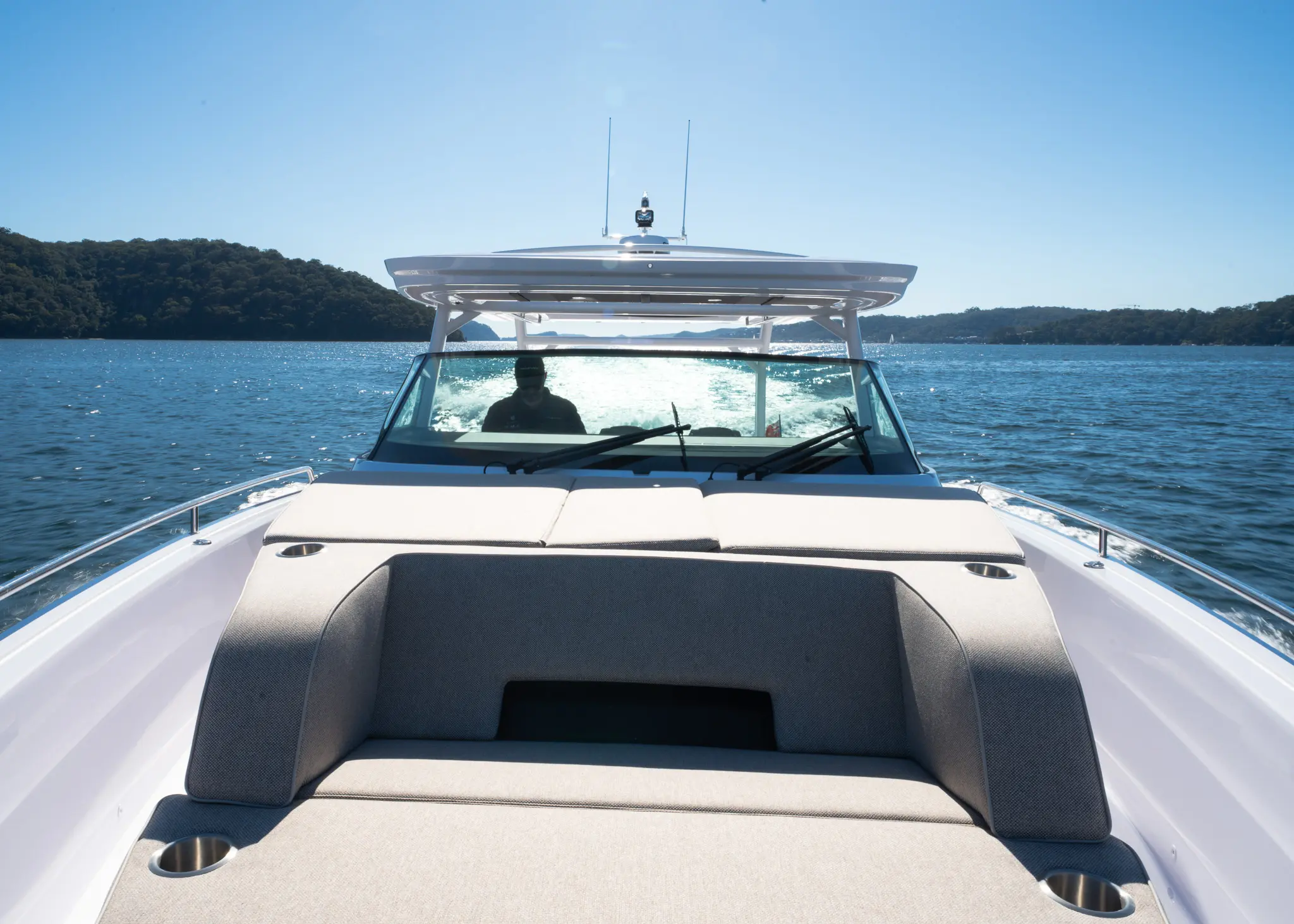 DSC01574 Axopar 29 Driving seat