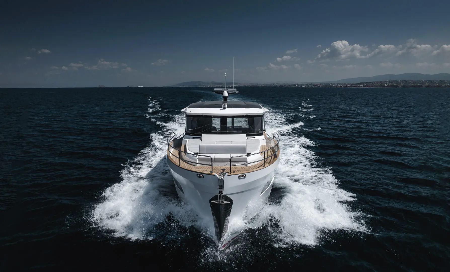 sirena-48-coupe-hybrid-ext02 Axopar, Eyachts Australia and New Zealand