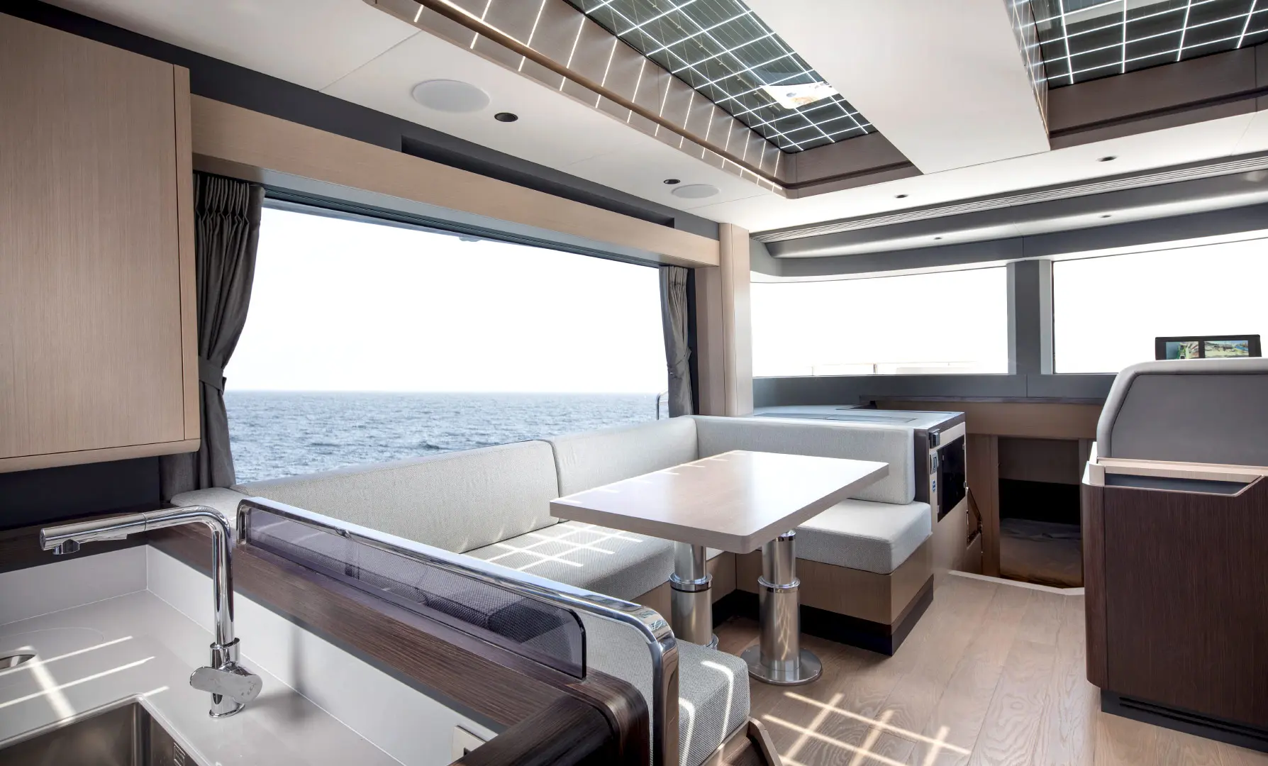 sirena-48-coupe-hybrid-int03 Axopar, Eyachts Australia and New Zealand