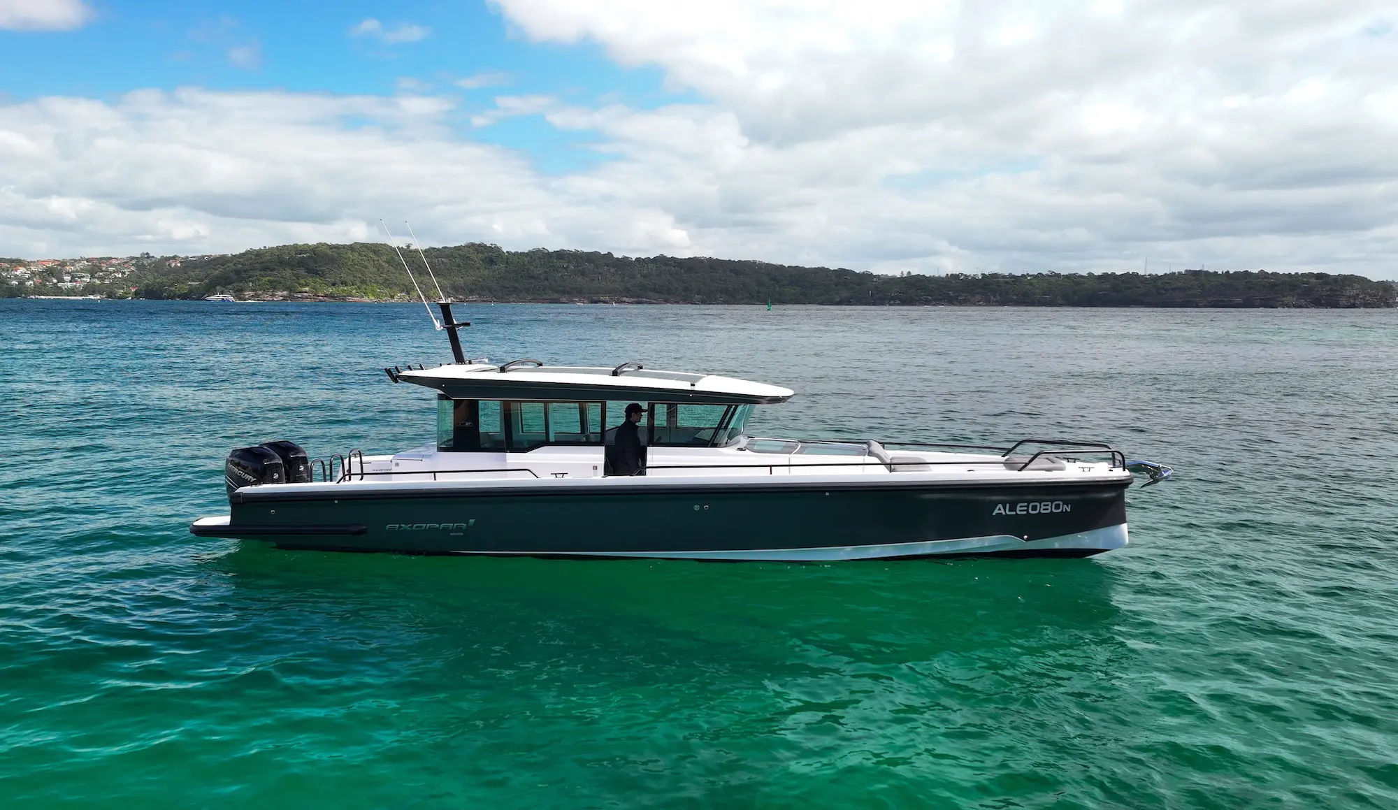 Axopar 37 Cross Cabin