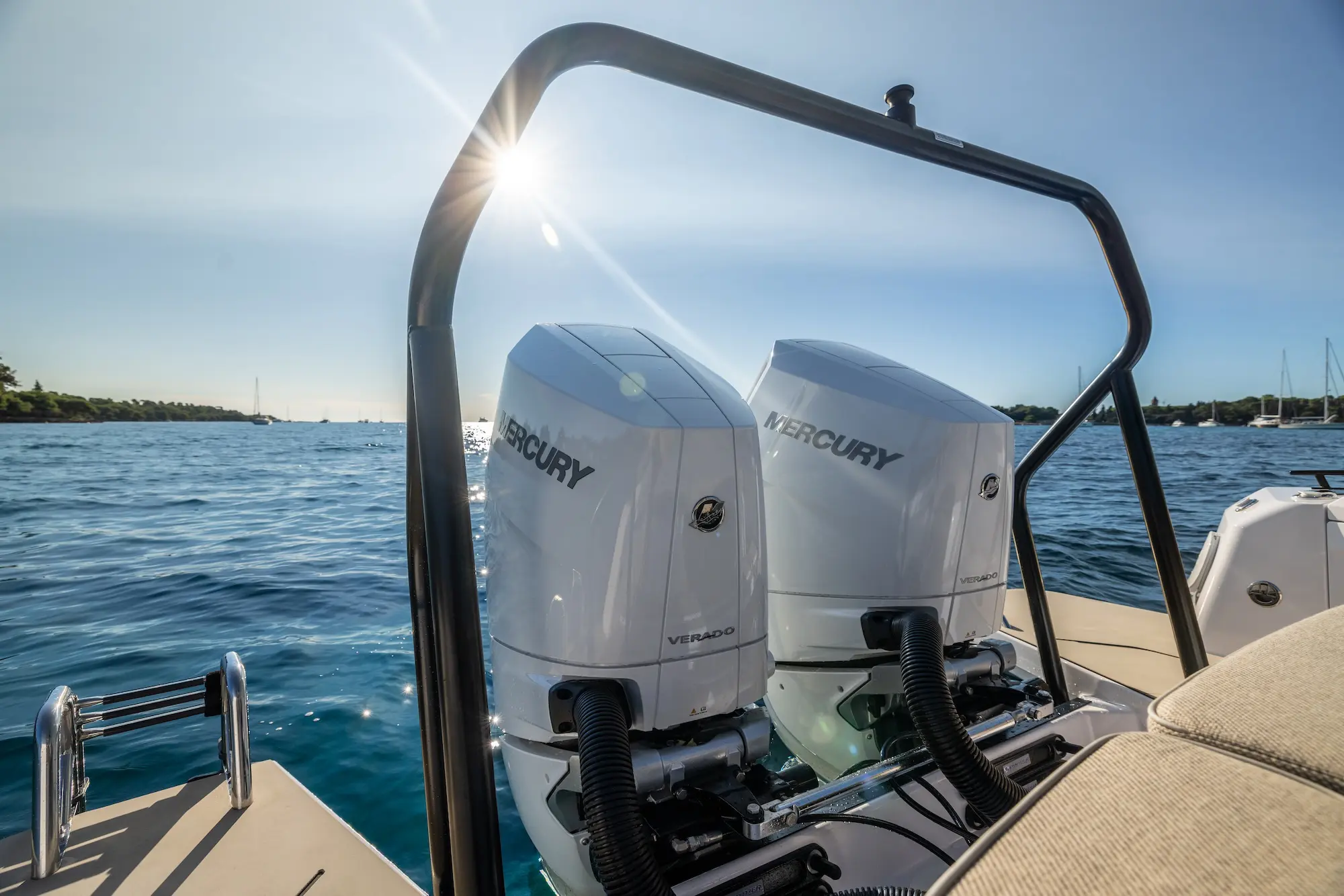 Axopar 37 Sun Top BRABUS Lines engine