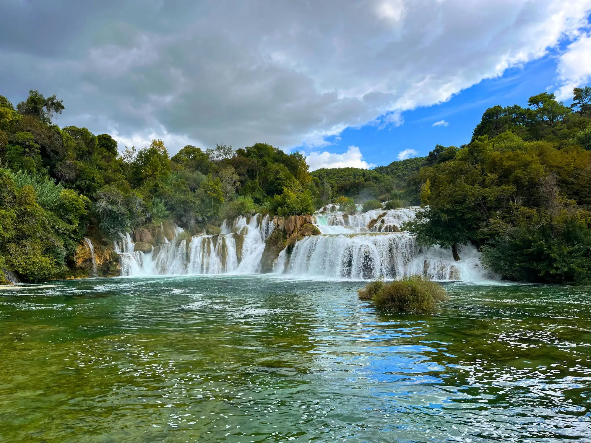 Greenline 48, Eyachts Australia and New Zealand