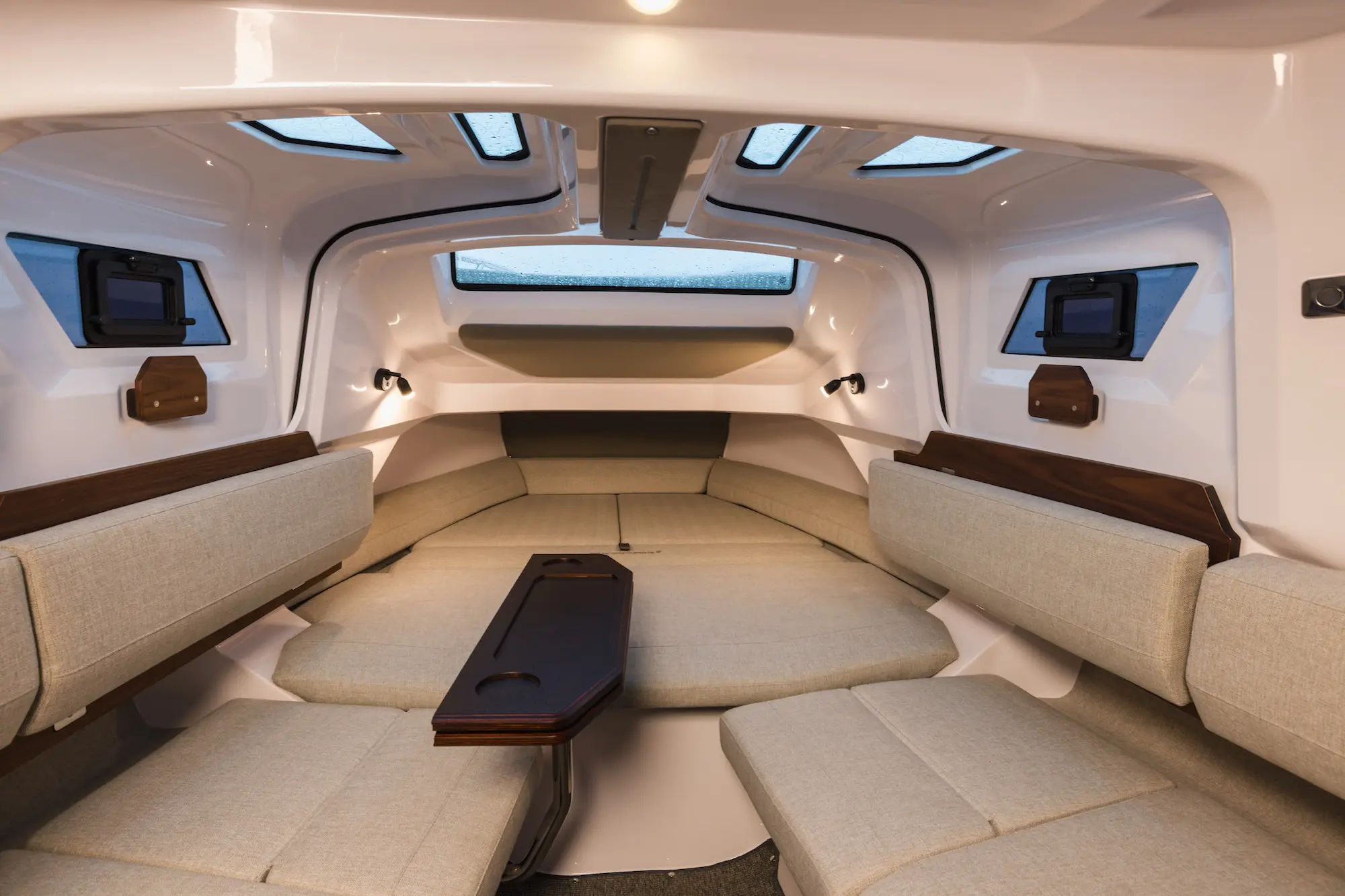 Axopar 38 XC Cross Cabin