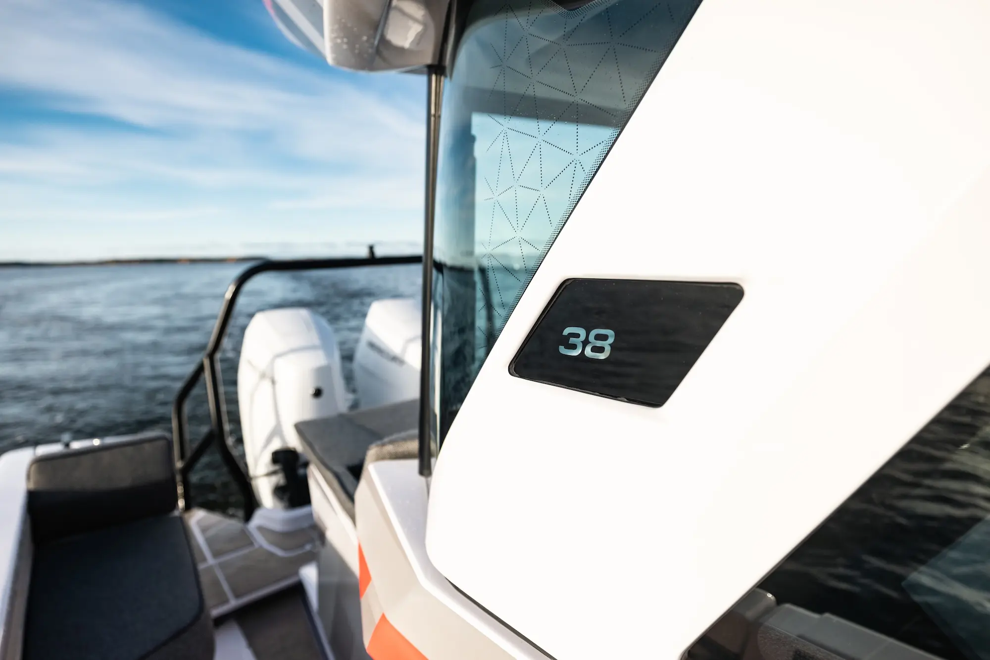 Axopar 38 XC Cross Cabin