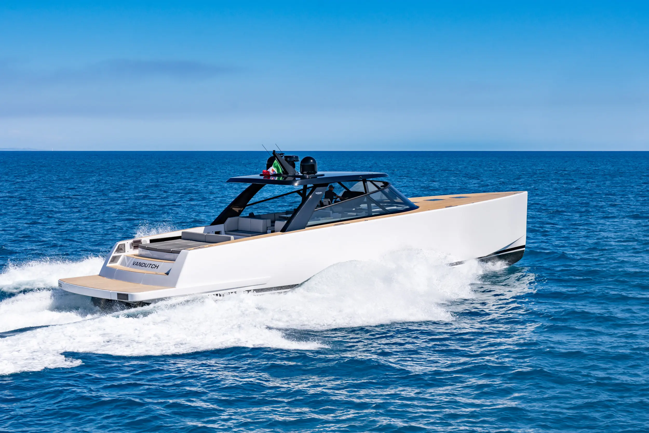 3_Navigation Axopar 28 Review: Axopar driving