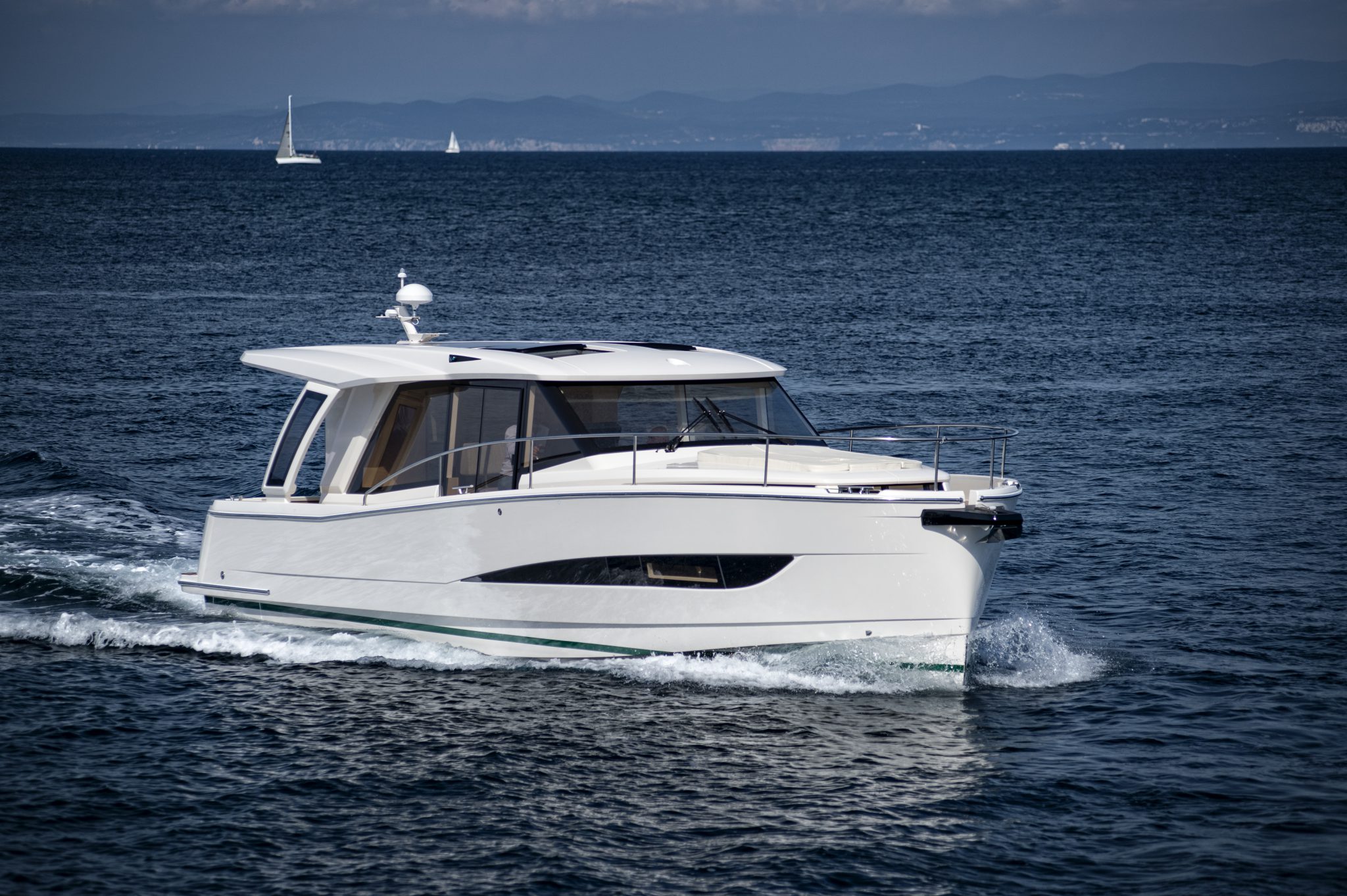 Greenline, Eyachts Australia and New Zealand