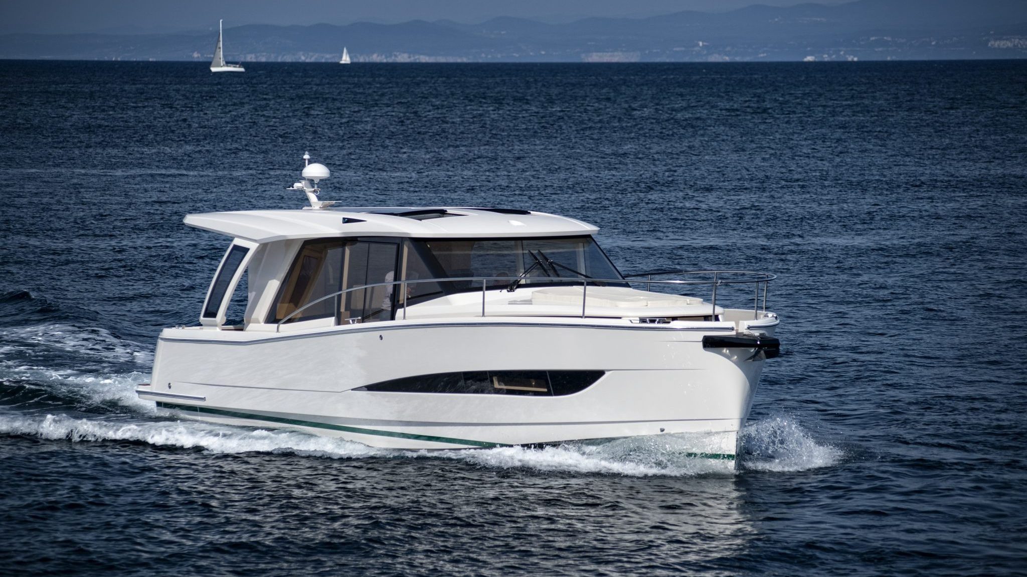 Greenline, Eyachts Australia and New Zealand