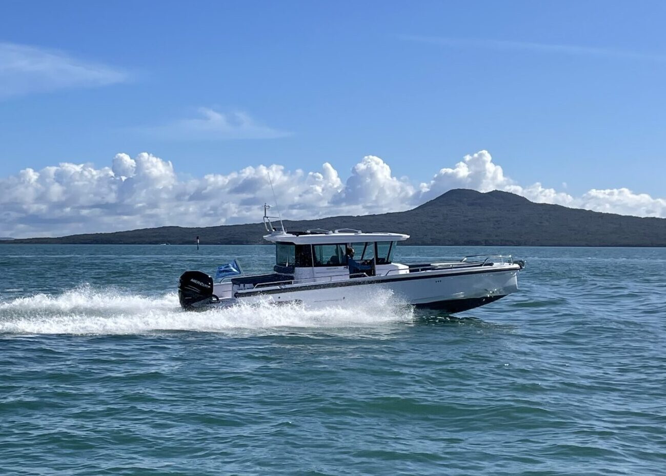Axopar 28 Cabin