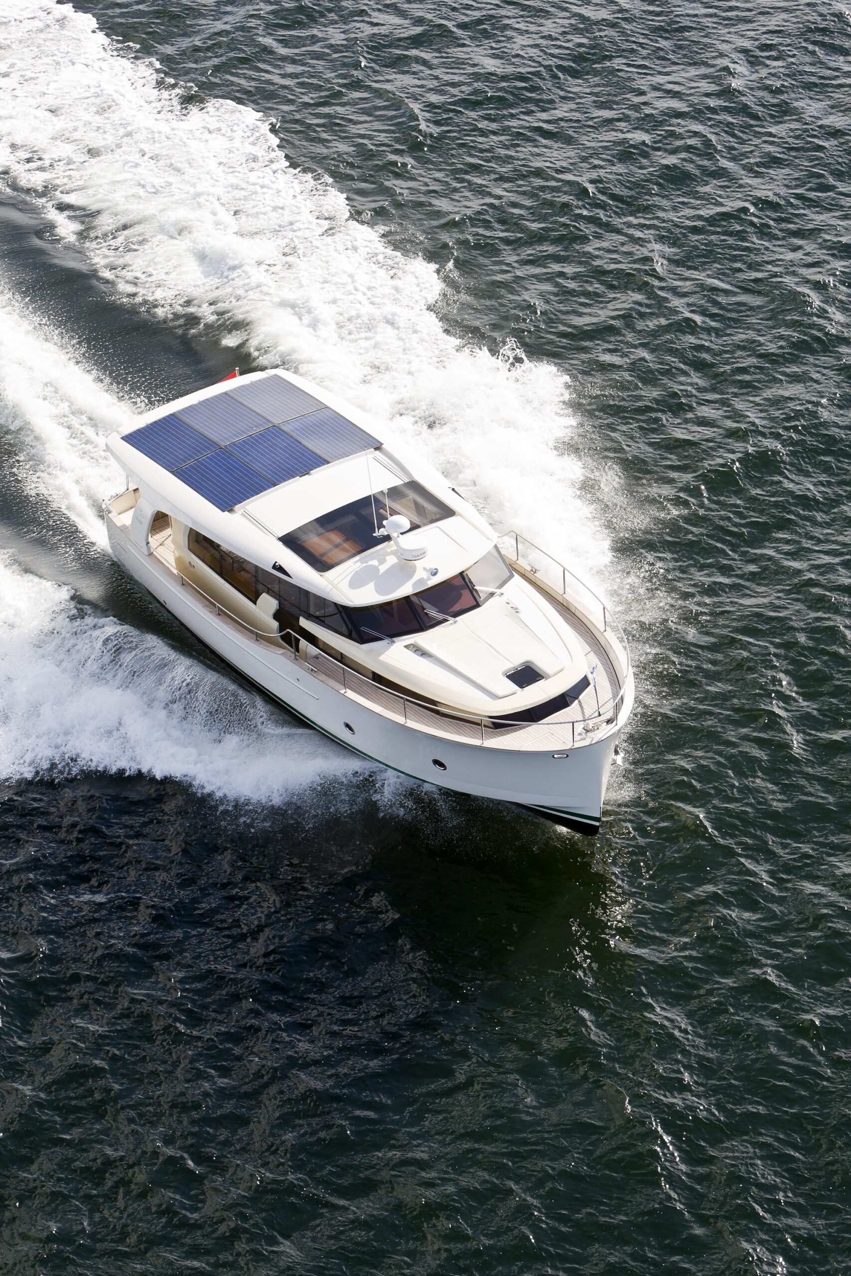 TC 111252 Axopar 29 sun Top driving