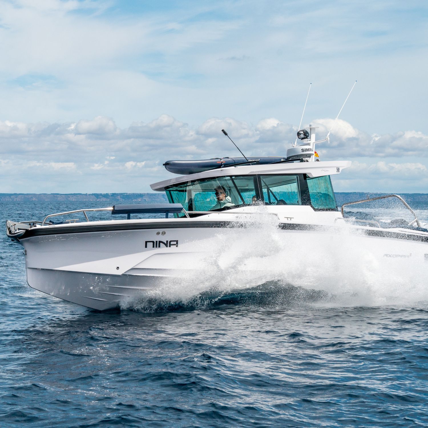 Axopar 45 Forward Cabin