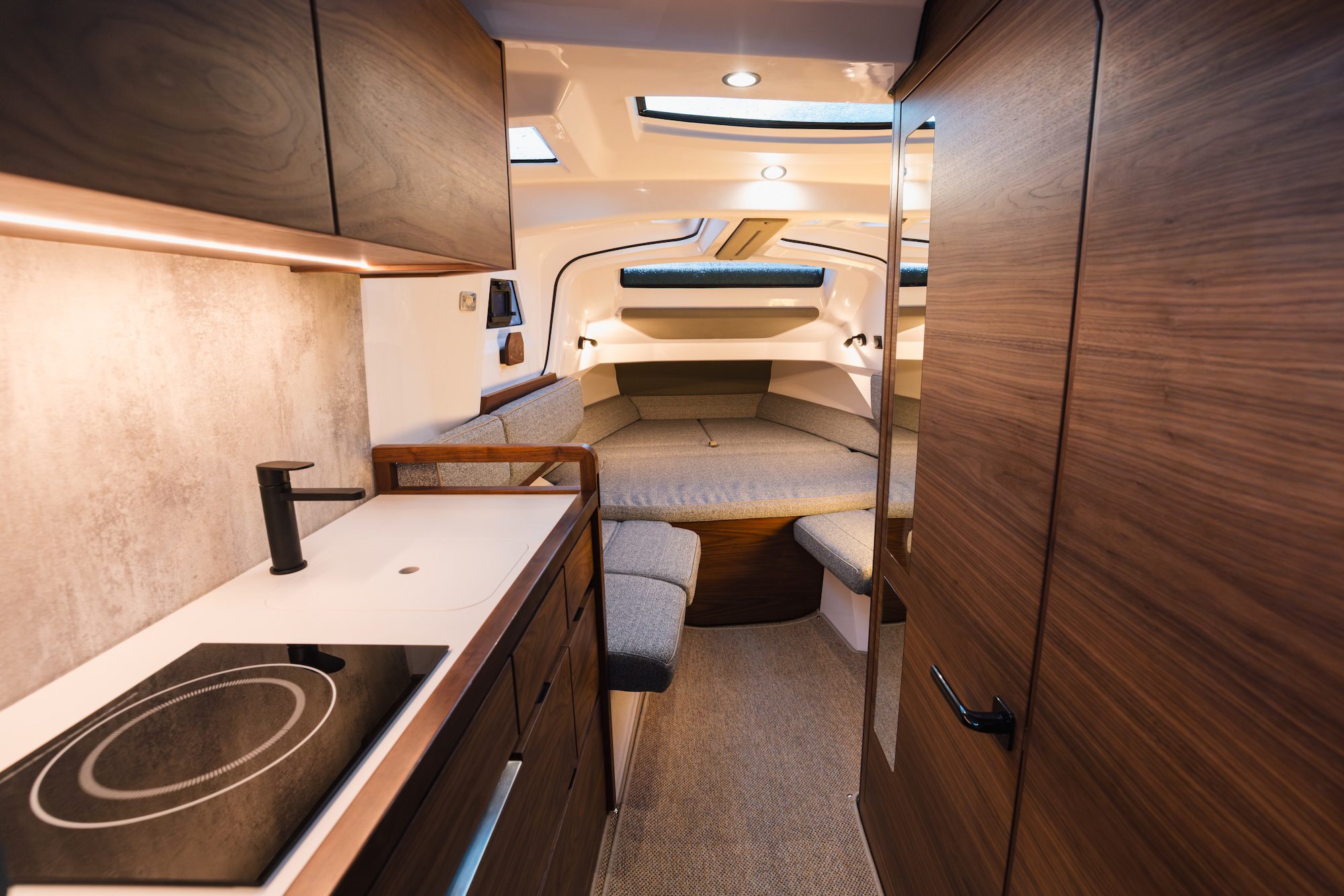 Axopar, Eyachts Australia and New Zealand