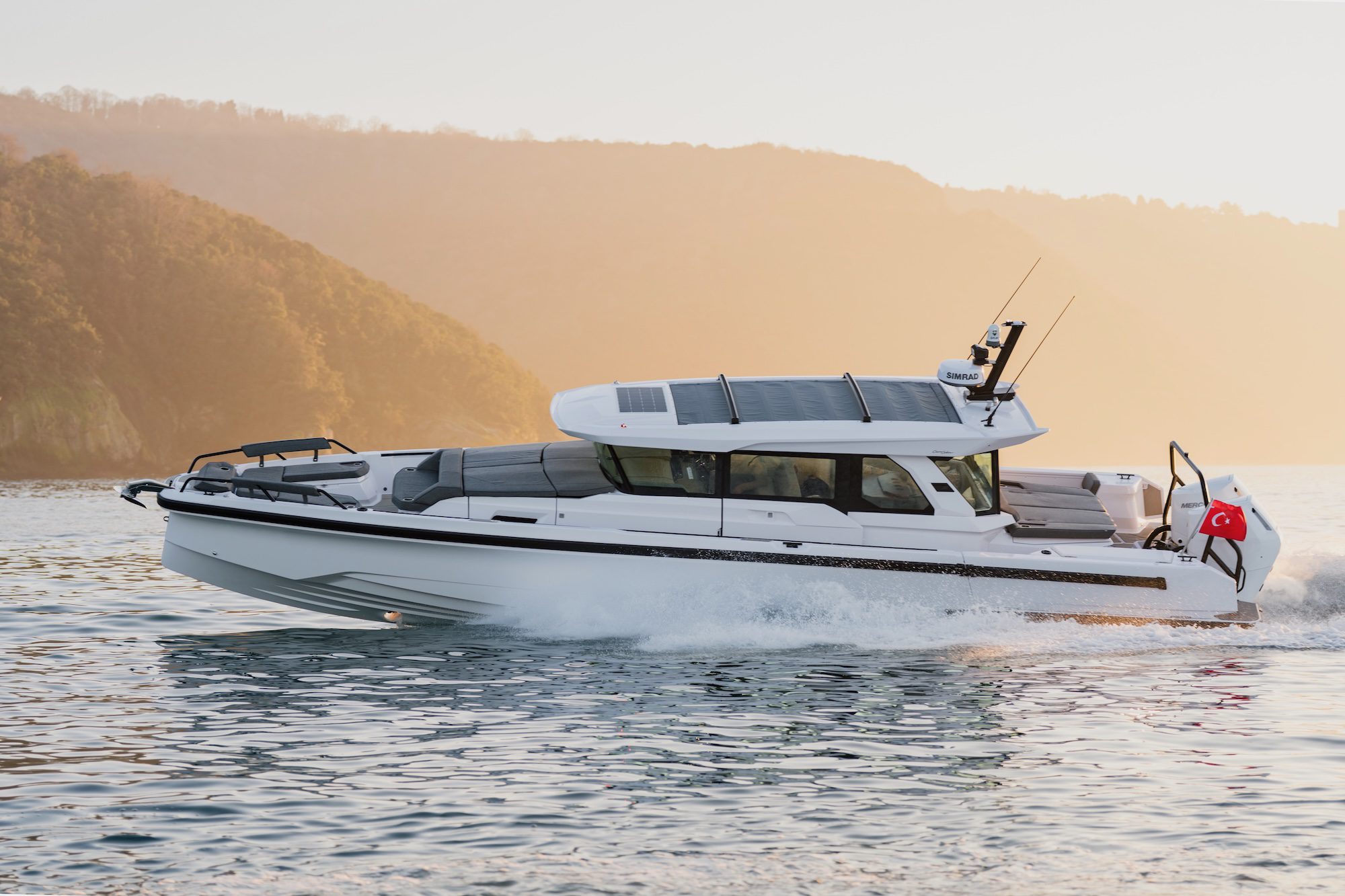Axopar 38 Cross Cabin