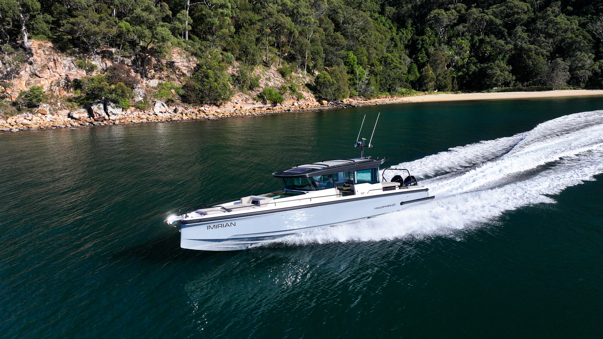 Axopar 37 Cross Cabin