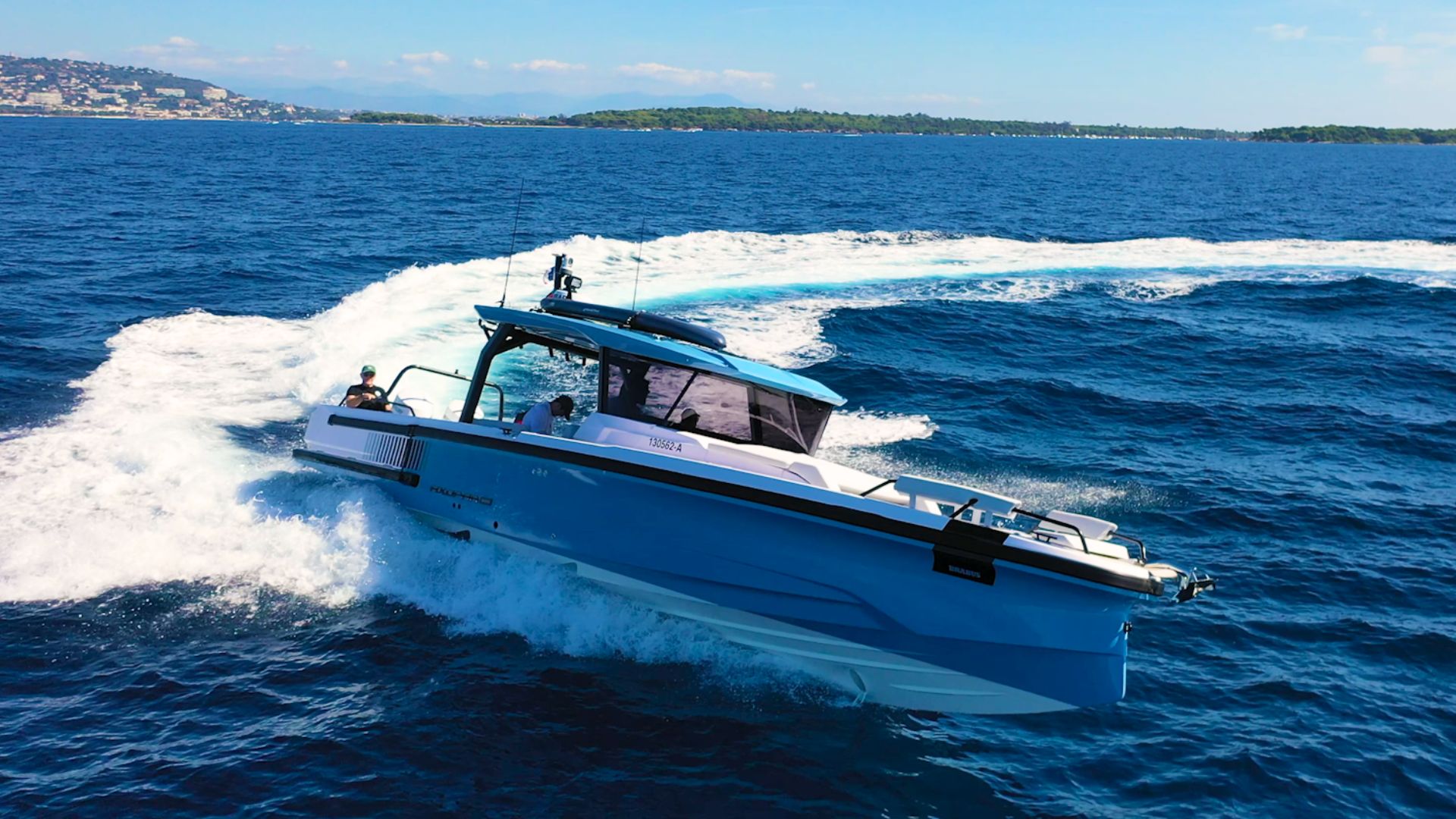 Axopar 38 Cross Top Performance Review: Comfort, Control and 52.2 Knots