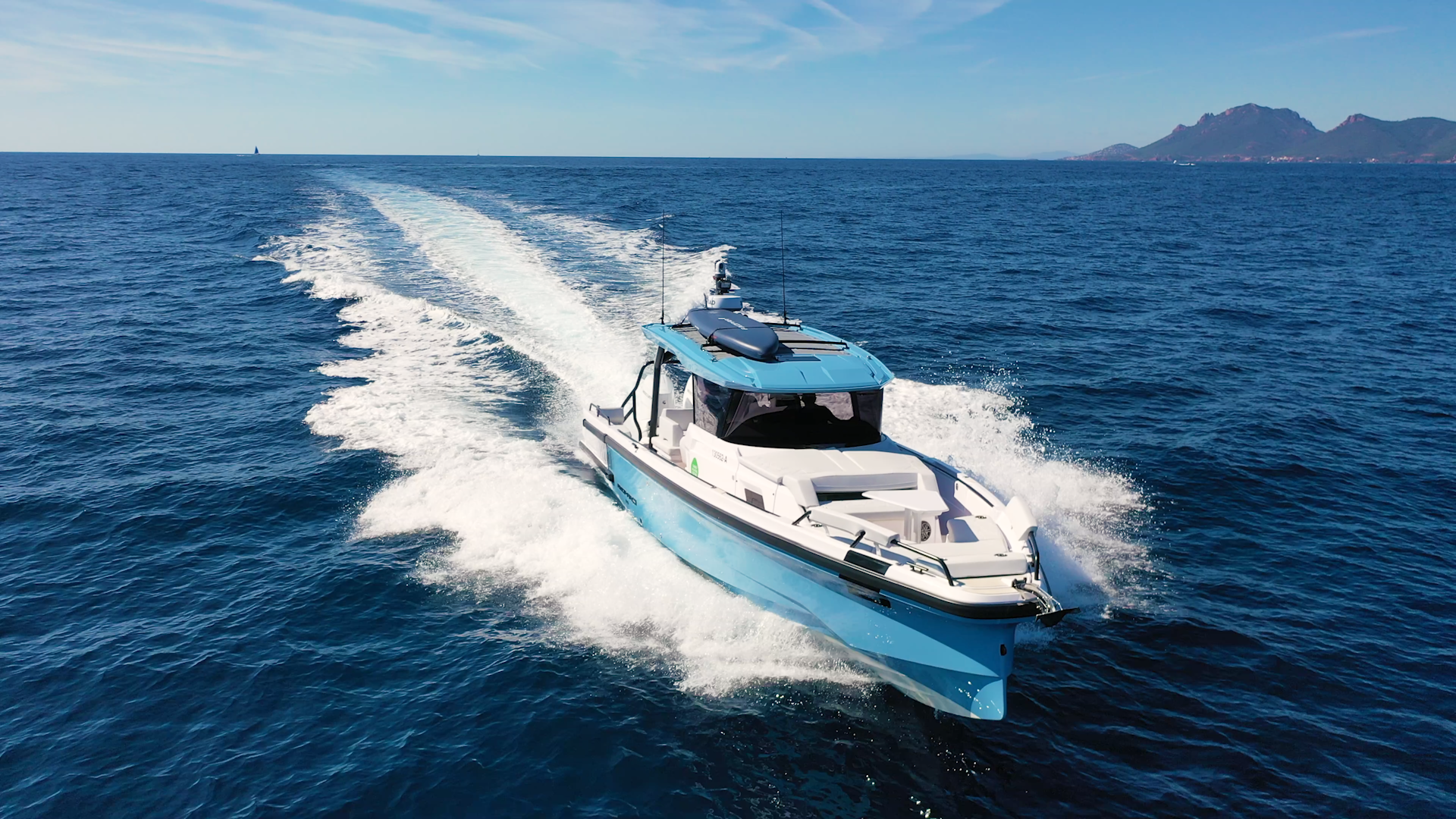 Test drive.00_00_15_10.Still016 Axopar 28 Review: Sailor to Powerboat owner