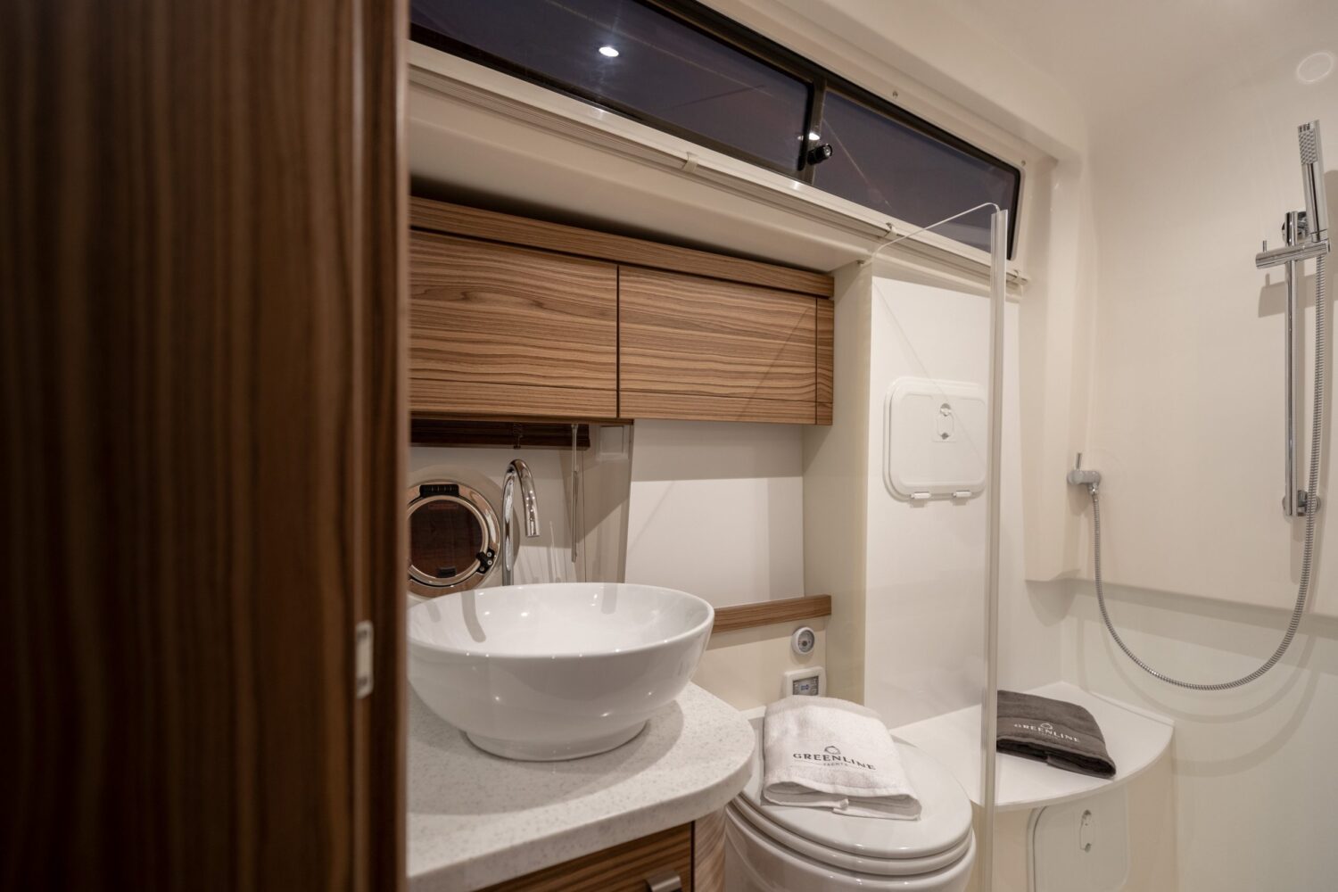 Greenline_40_Bathroom