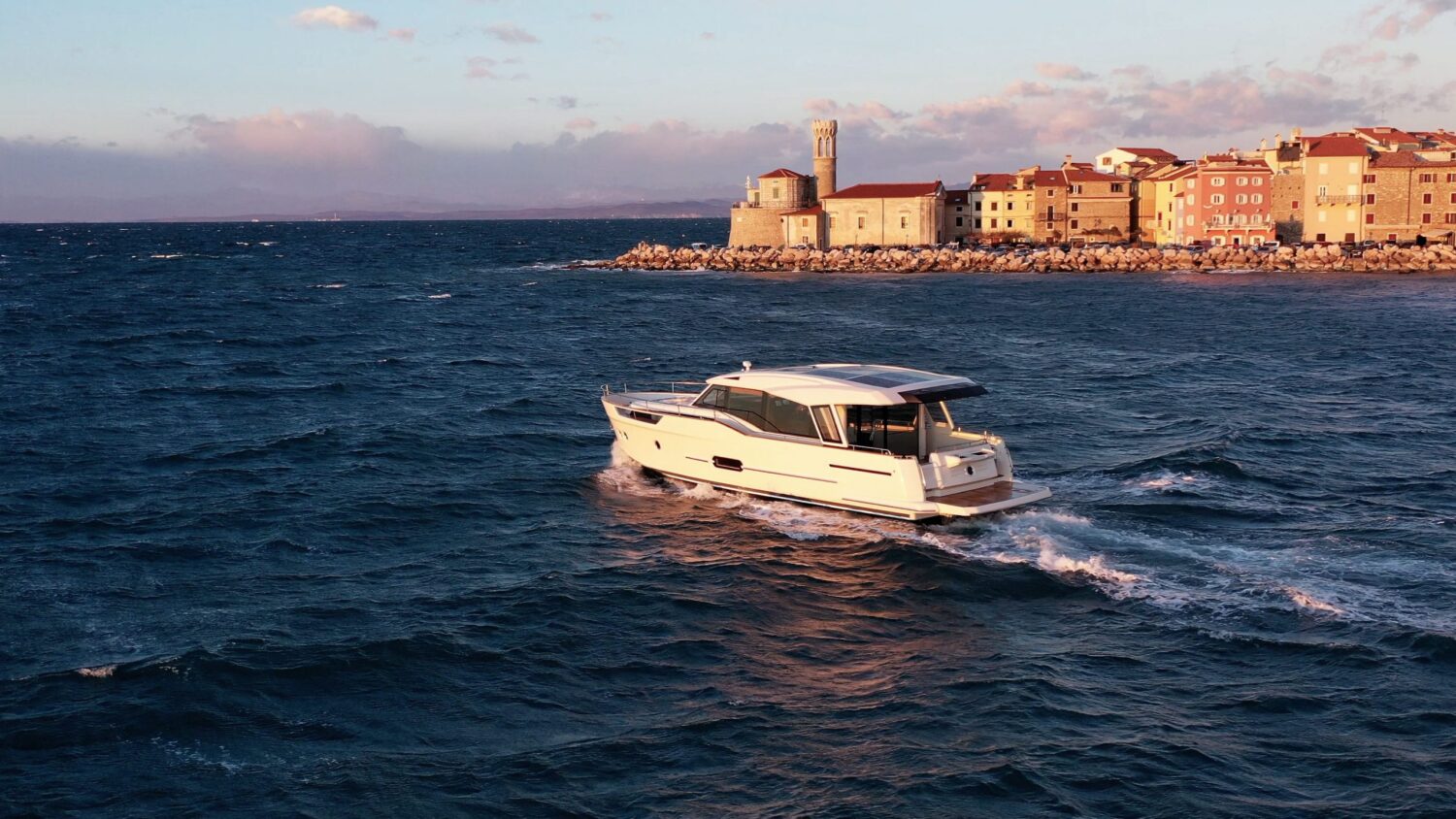 Greenline, Eyachts Australia and New Zealand