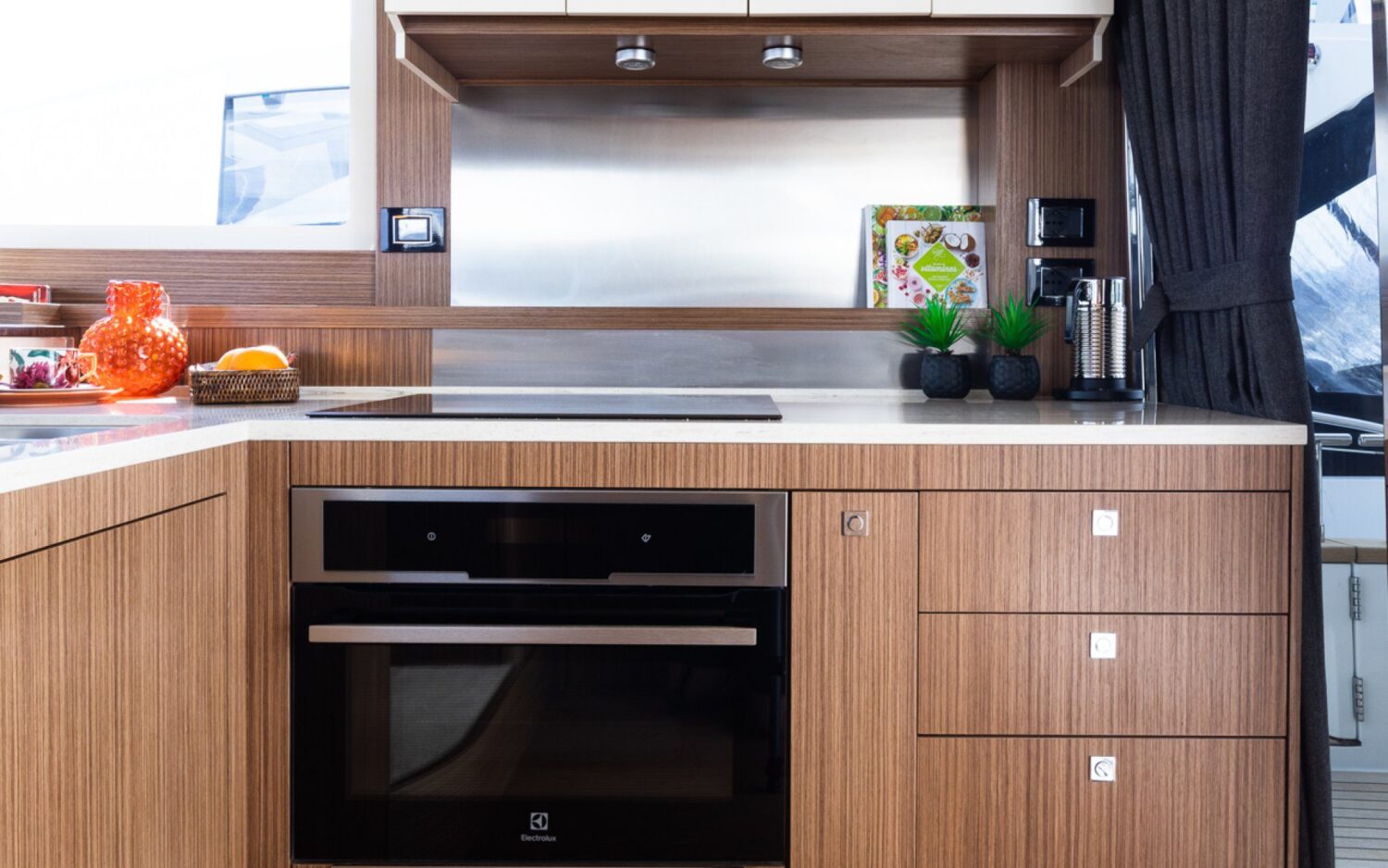 Sirena, Eyachts Australia and New Zealand