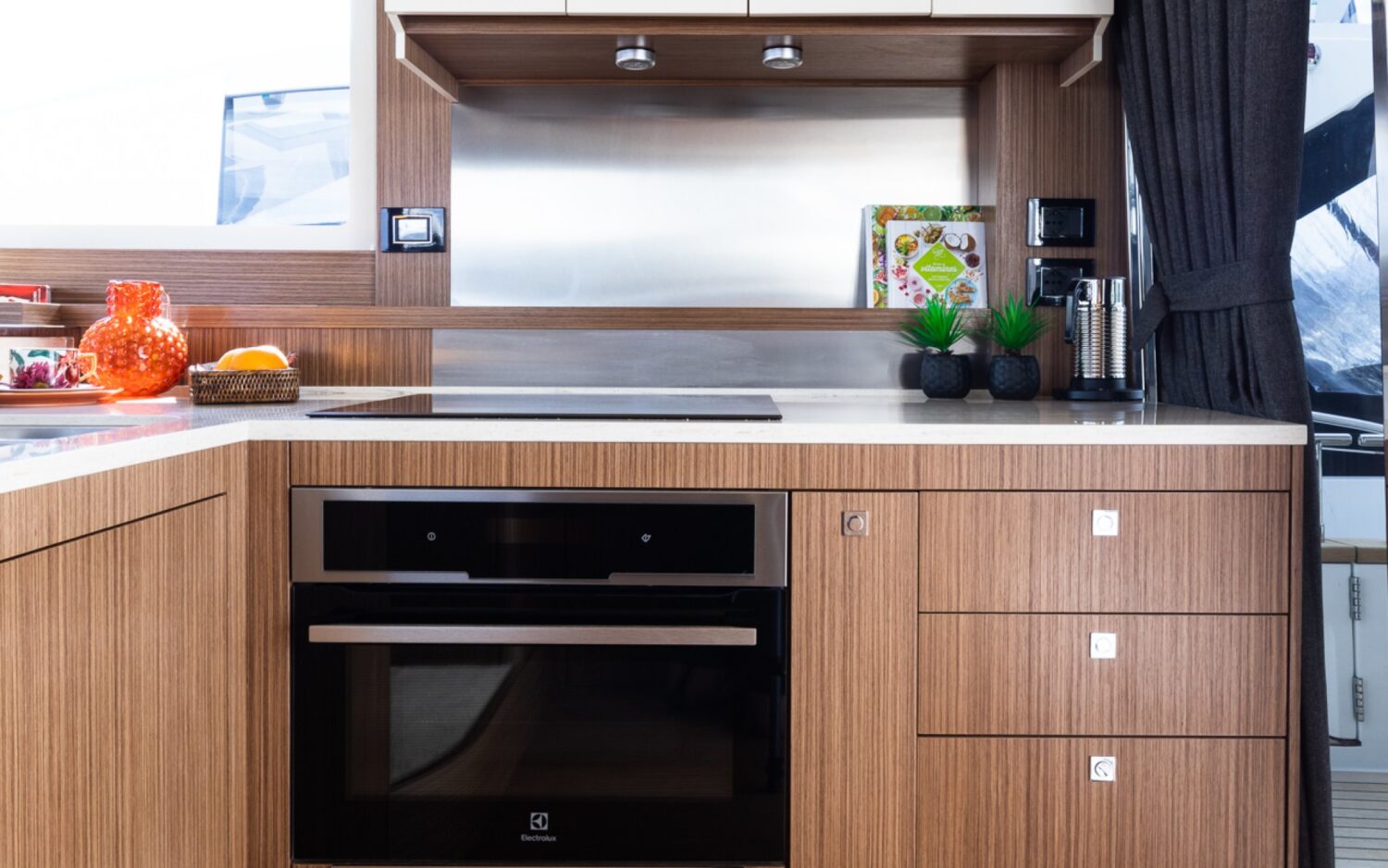 Sirena, Eyachts Australia and New Zealand