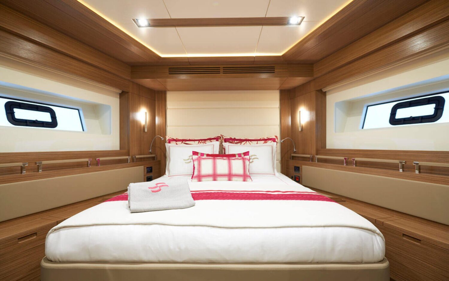 Sirena, Eyachts Australia and New Zealand