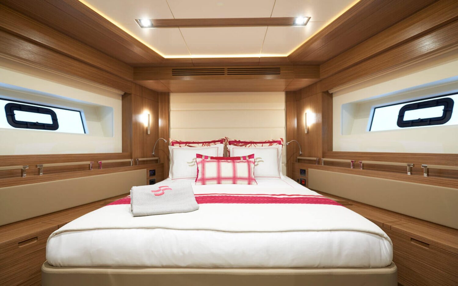 Sirena, Eyachts Australia and New Zealand