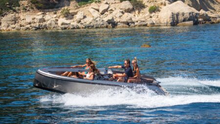 Vanquish, Eyachts Australia and New Zealand