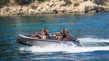 Vanquish, Eyachts Australia and New Zealand