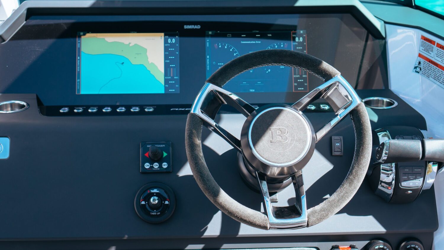 Axopar 37 Cross Cabin