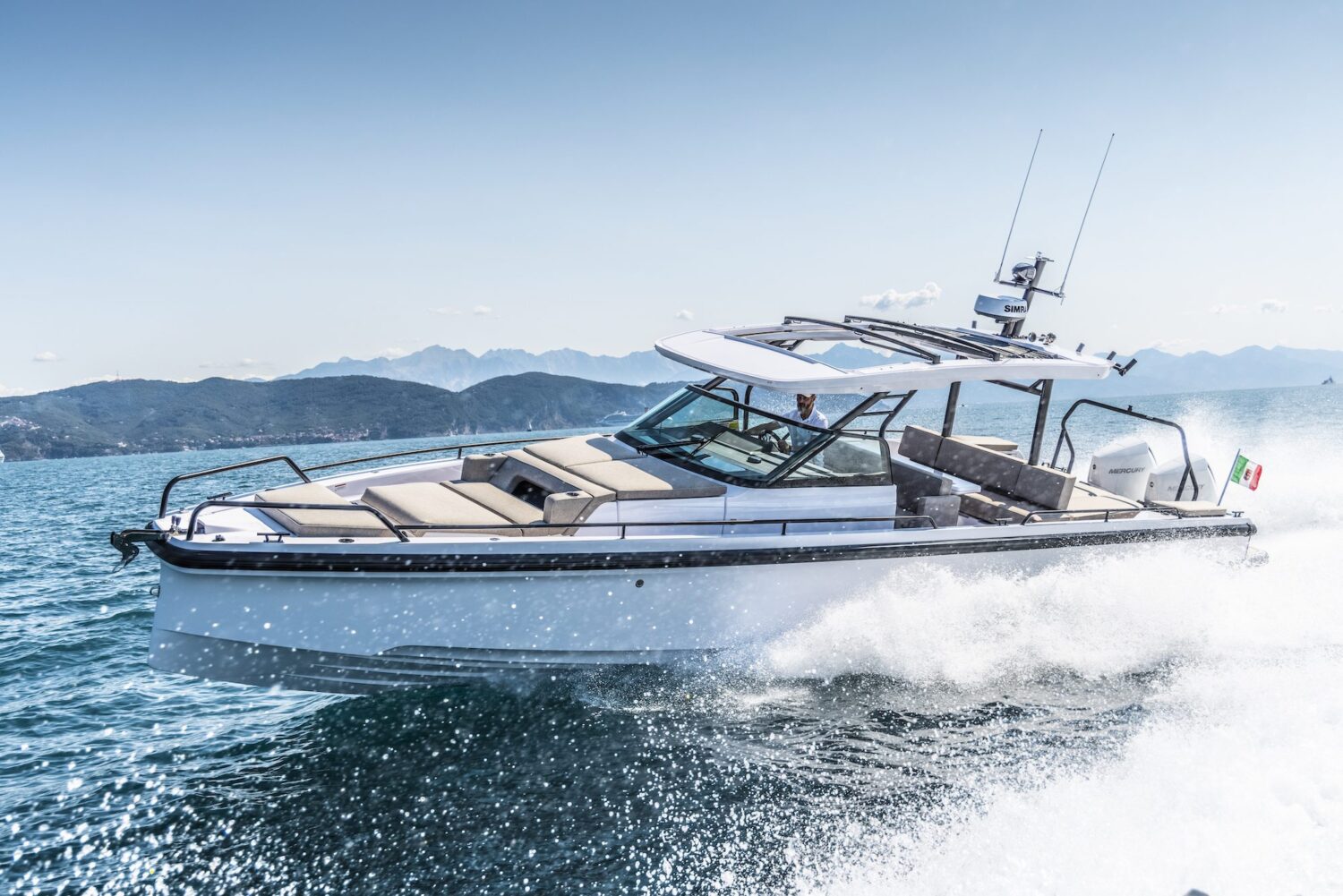 Axopar 37 Eyachts Mediterrana