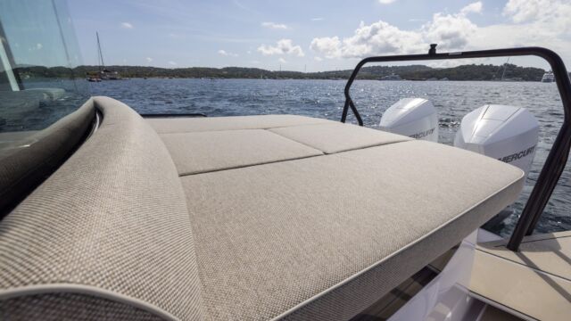 Axopar 37 XC Cross Cabin Mediterrana Edition Axopar 37 Eyachts Mediterrana