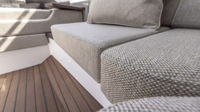 Axopar 37 XC Cross Cabin Mediterrana Edition Axopar 37 Eyachts Mediterrana