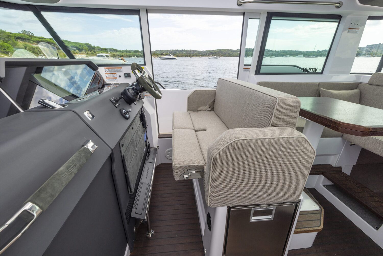 Axopar 37 Eyachts Mediterrana