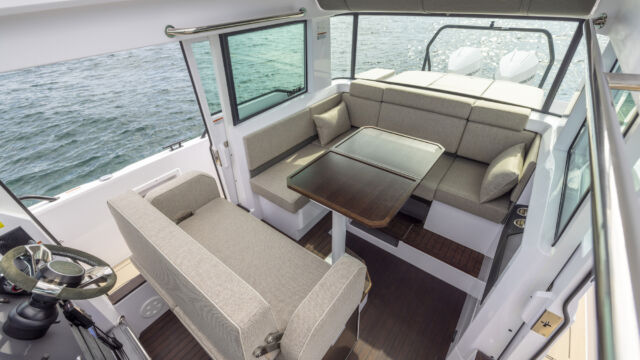 Axopar 37 XC Cross Cabin Mediterrana Edition Axopar 37 Eyachts Mediterrana