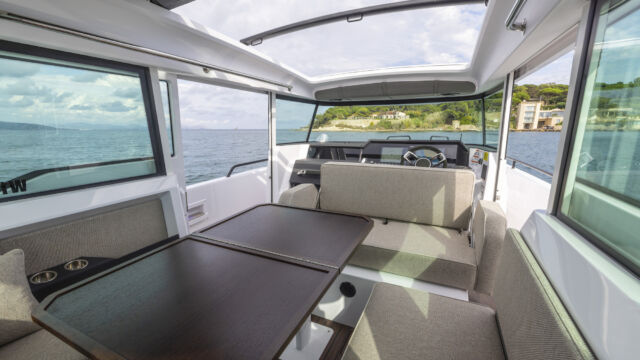 Axopar 37 XC Cross Cabin Mediterrana Edition Eyachts Axopar 37 Mediterrana