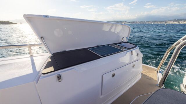 Axopar 45 yacht mediterrana edition wet bar