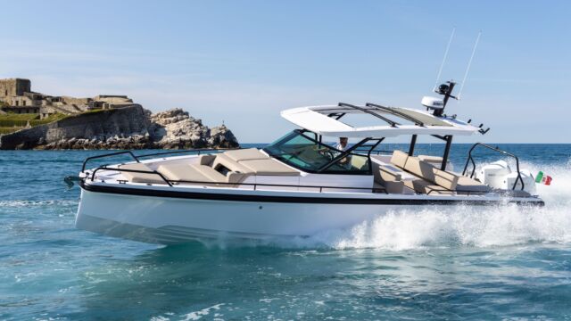 Axopar 37 Sun-Top Mediterrana Edition