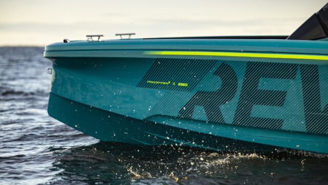 Axopar x Jobe Revolve XXII Spyder