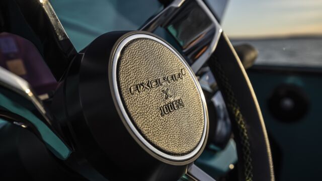 Axopar x Jobe Revolve XXII Spyder