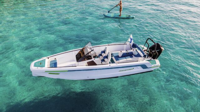 Axopar x Jobe Revolve Spyder