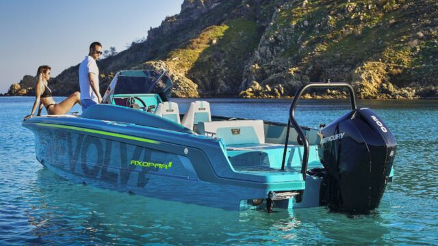 Axopar x Jobe Revolve XXII Spyder