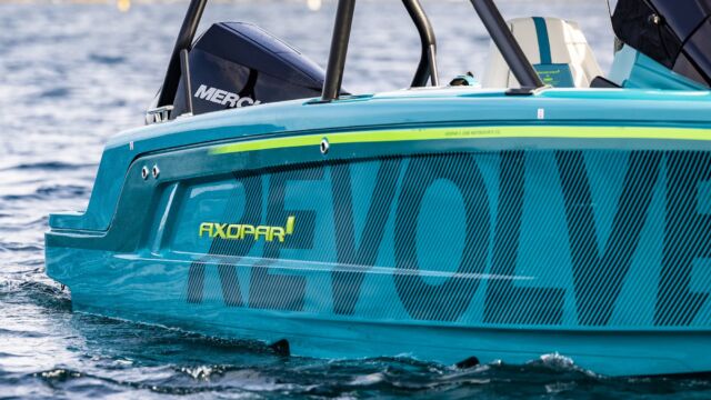 Axopar x Jobe Revolve XXII T-Top