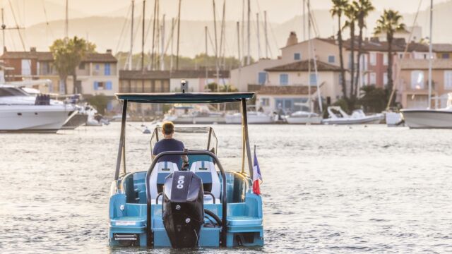 Axopar x Jobe Revolve XXII T-Top